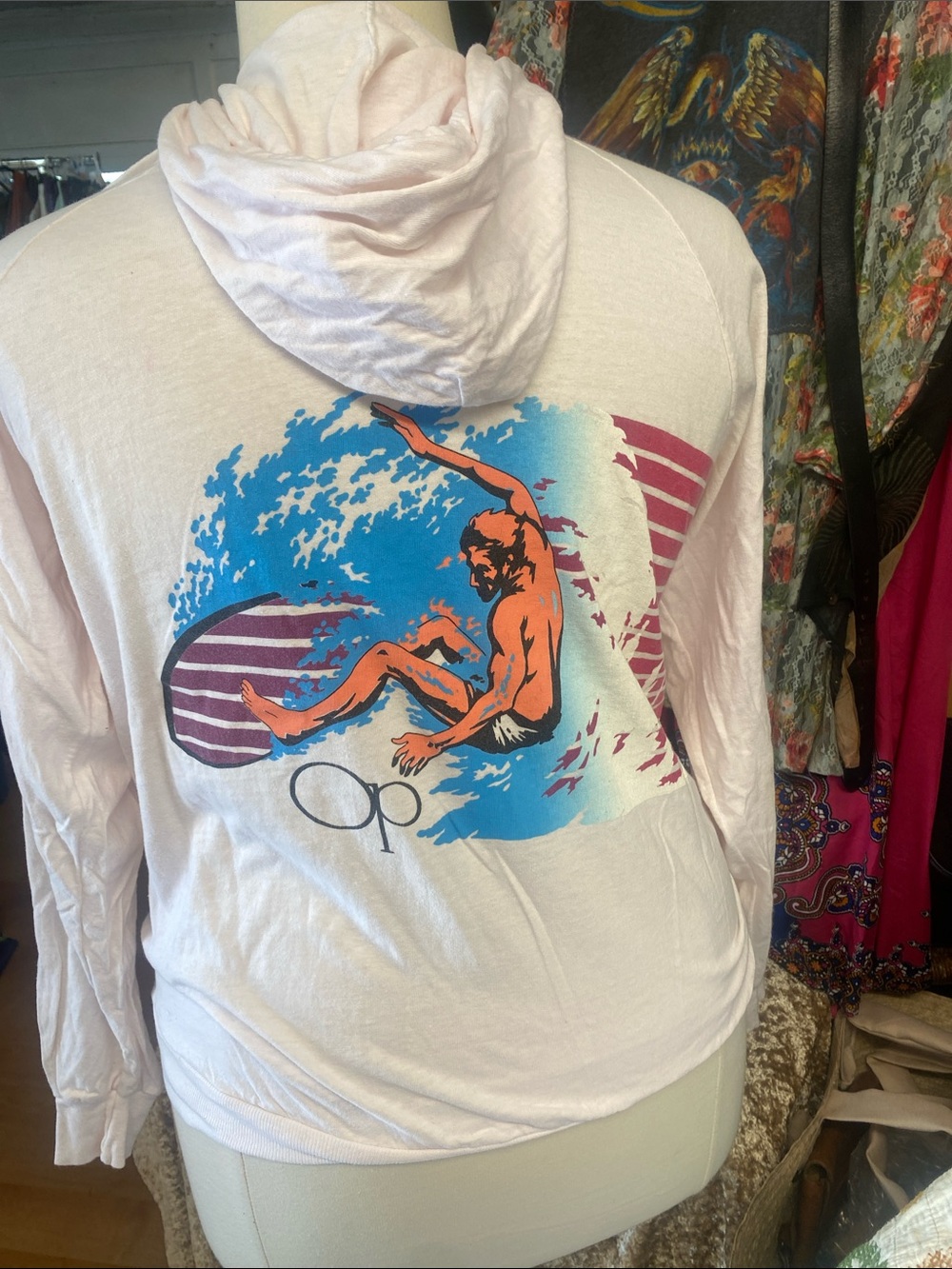 Ocean Pacific -vintage- pale pink teewith Blue, Pink & Black Surf print - Picture 3 of 12